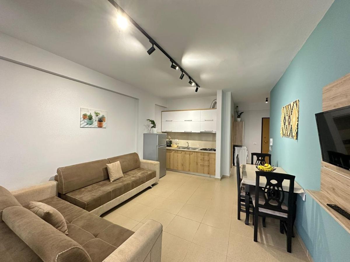 Trea Accomodations - On Private Beach With Sunbed & Umbrella Vlorë Εξωτερικό φωτογραφία
