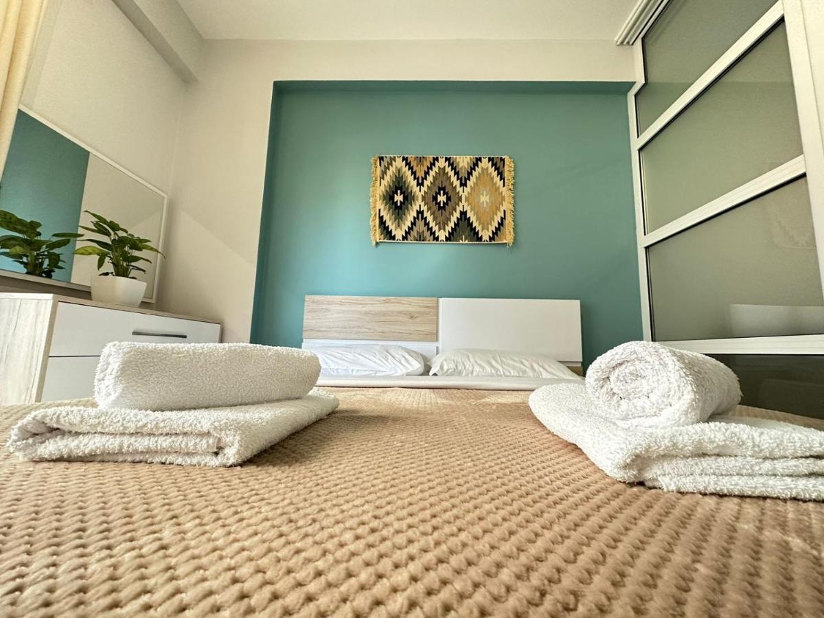 Trea Accomodations - On Private Beach With Sunbed & Umbrella Vlorë Εξωτερικό φωτογραφία