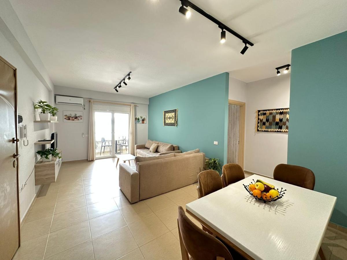 Trea Accomodations - On Private Beach With Sunbed & Umbrella Vlorë Εξωτερικό φωτογραφία