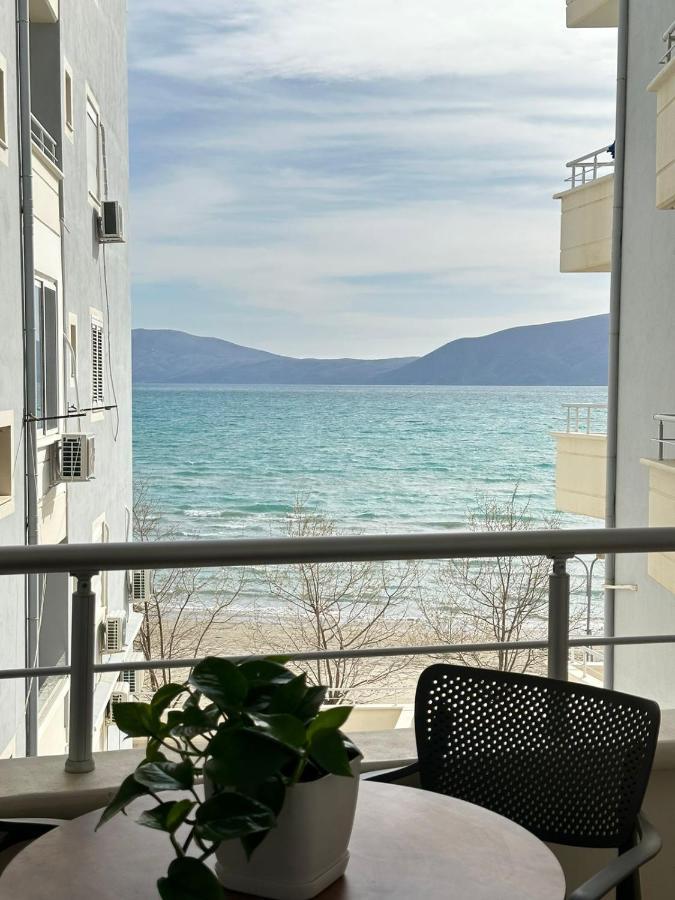 Trea Accomodations - On Private Beach With Sunbed & Umbrella Vlorë Εξωτερικό φωτογραφία